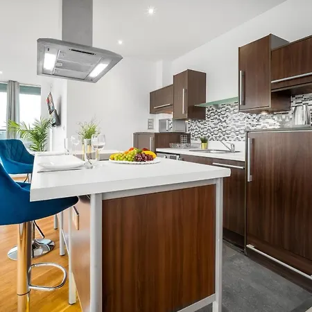 Haus - Impressive Two Bedroom Penthouse - Balcony - Parking Birmingham