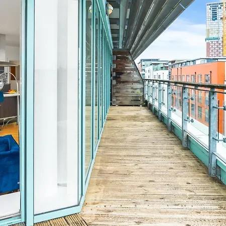 Haus - Impressive Two Bedroom Penthouse - Balcony - Parking Apartment