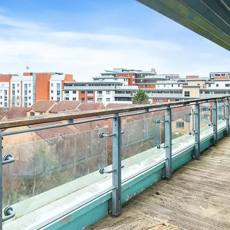 Haus - Impressive Two Bedroom Penthouse - Balcony - Parking *
