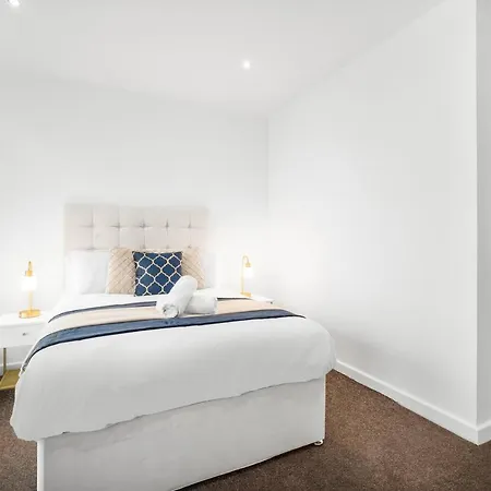 Apartment Haus - Impressive Two Bedroom Penthouse - Balcony - Parking