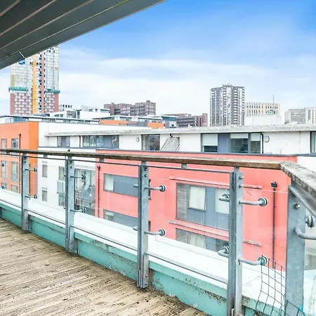 Apartment Haus - Impressive Two Bedroom Penthouse - Balcony - Parking